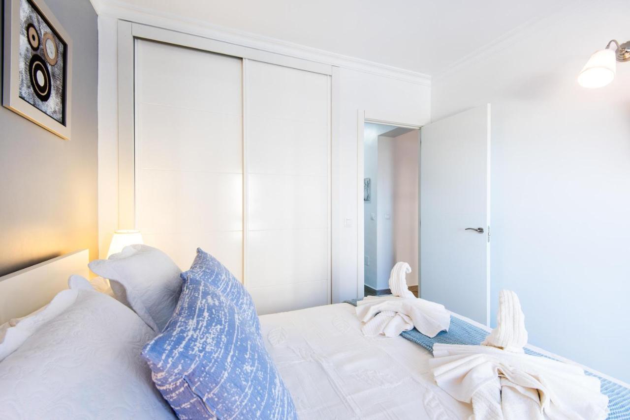 Beachfront Apartment Puerto Marina เบนัลมาเดนา ภายนอก รูปภาพ