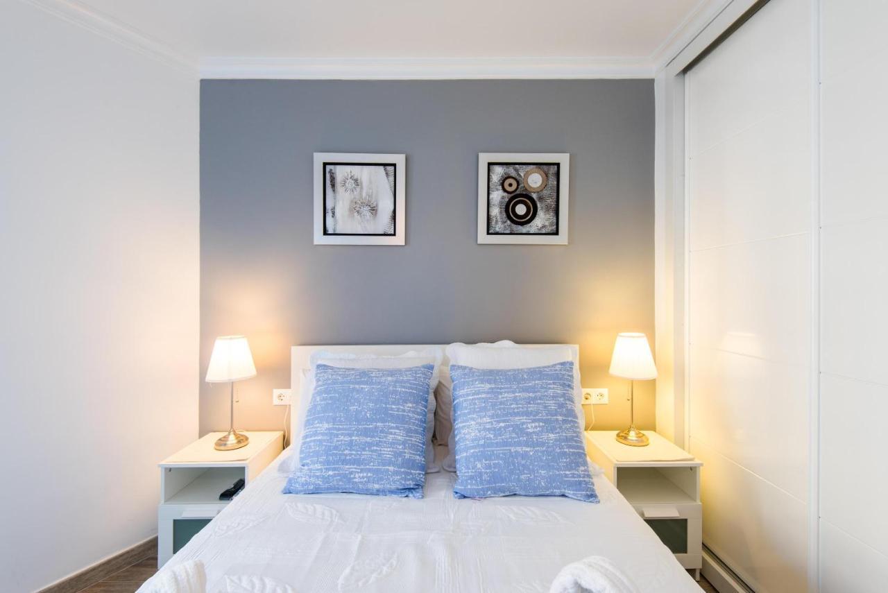 Beachfront Apartment Puerto Marina เบนัลมาเดนา ภายนอก รูปภาพ