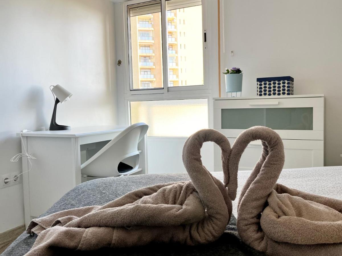 Beachfront Apartment Puerto Marina เบนัลมาเดนา ภายนอก รูปภาพ
